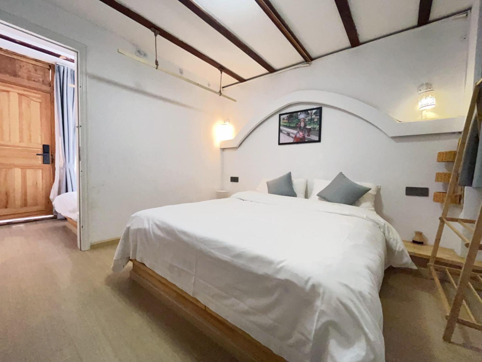Big Tree Guesthouse - Naxi Old Style Lijiang  Exterior foto