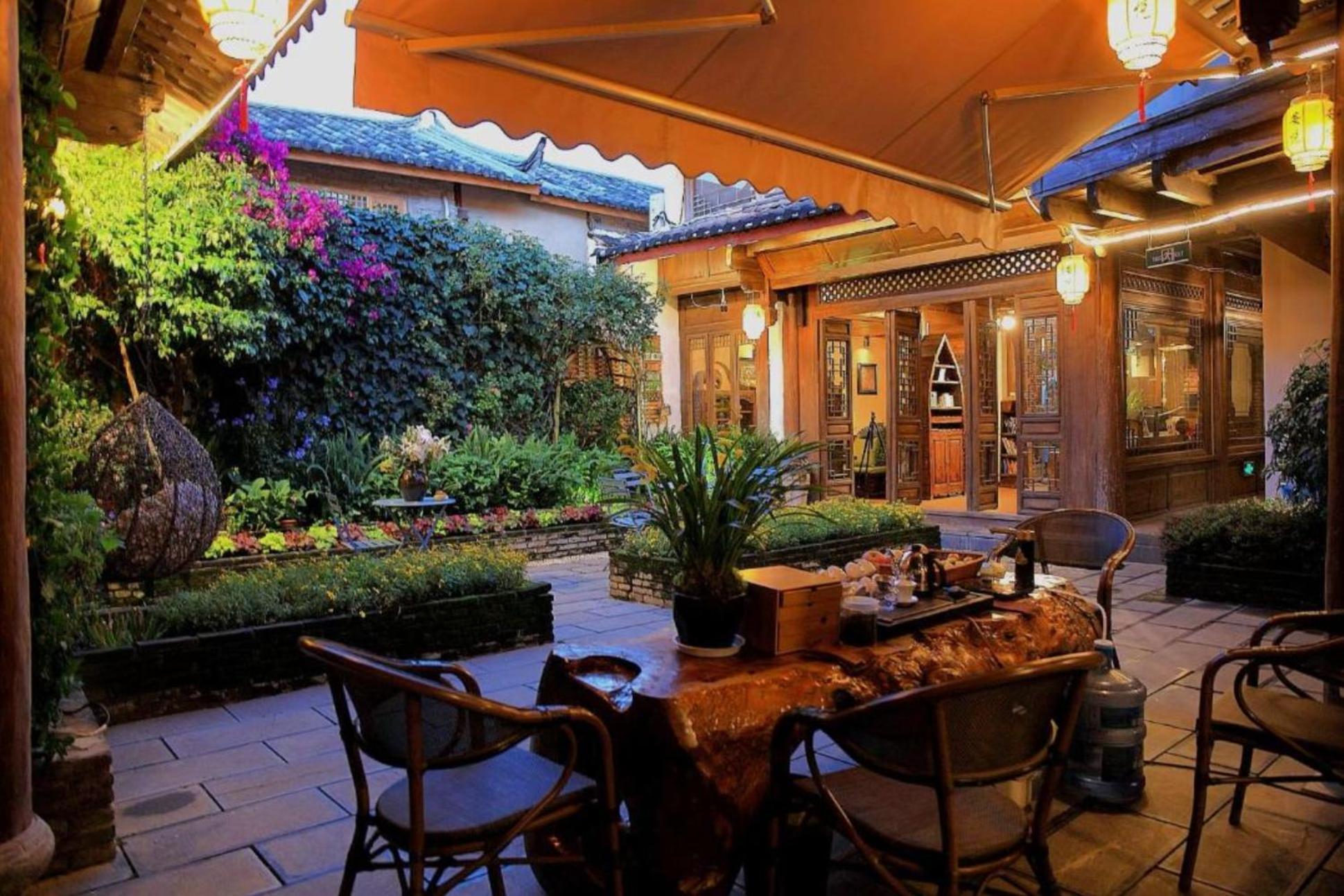 Big Tree Guesthouse - Naxi Old Style Lijiang  Exterior foto