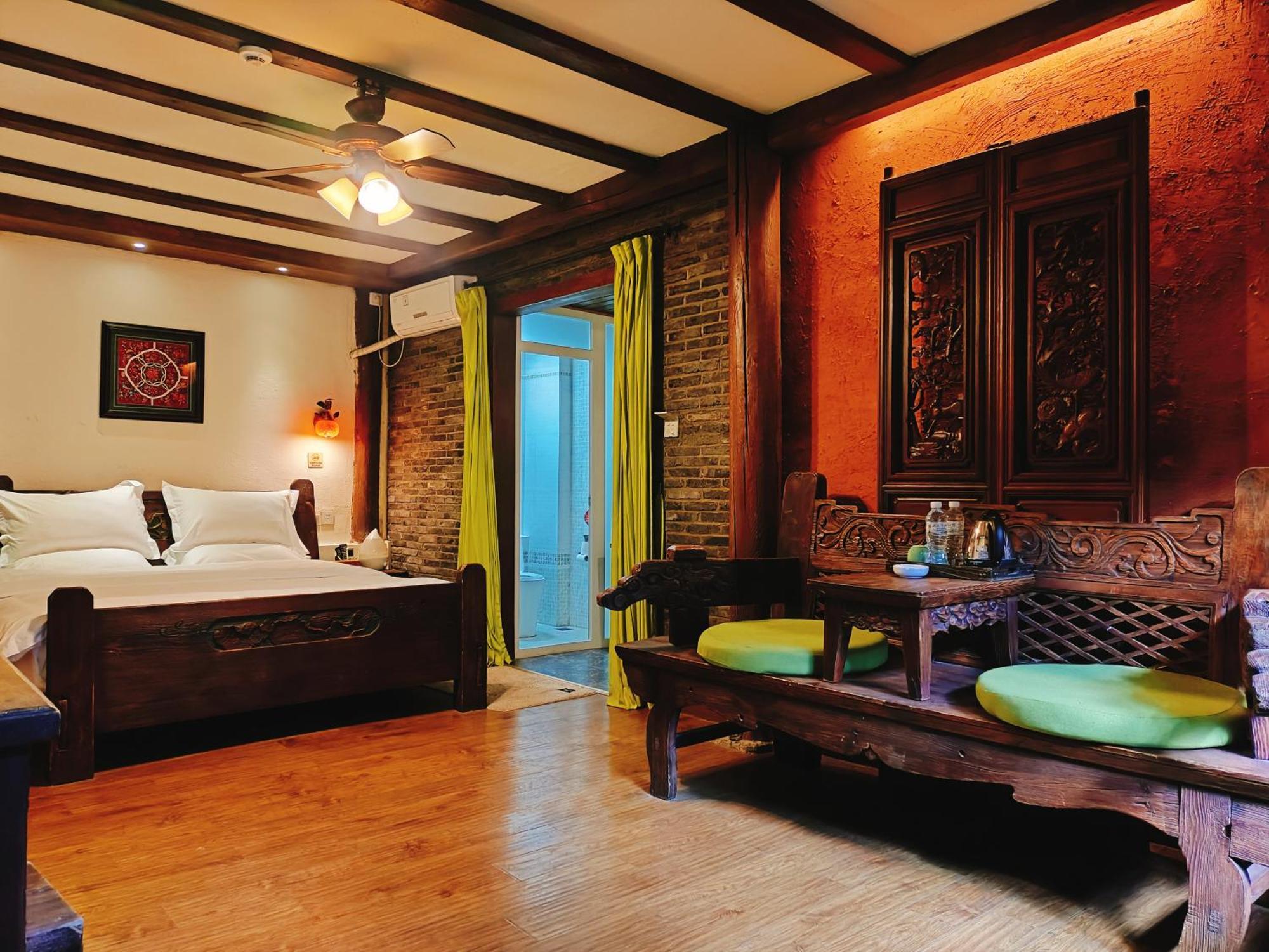 Big Tree Guesthouse - Naxi Old Style Lijiang  Exterior foto